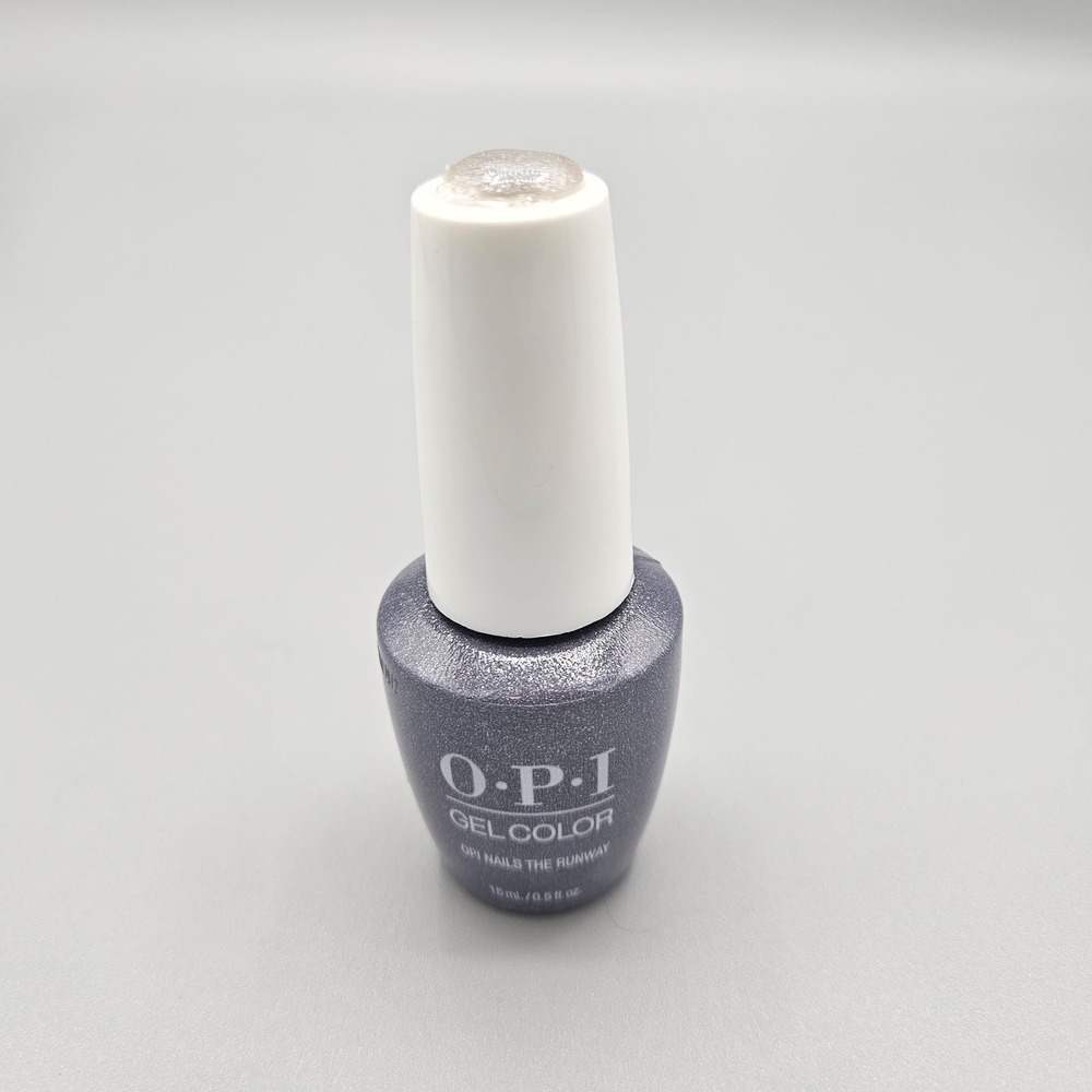 OPI GelColor Soak-Off Gel Polish OPI Nails the Runway Gray Shimmer GC MI08 15mL